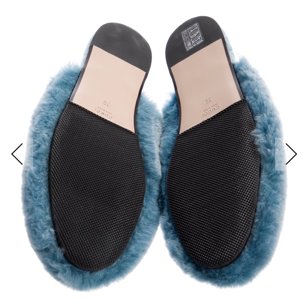 Gucci Blue Fur Slippers with Black Logo - Picture 5 of 5